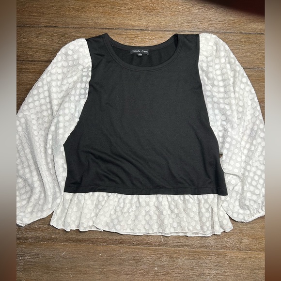 Kim & Cami Sweaters - NWOT Kim & Cami peplum top size medium